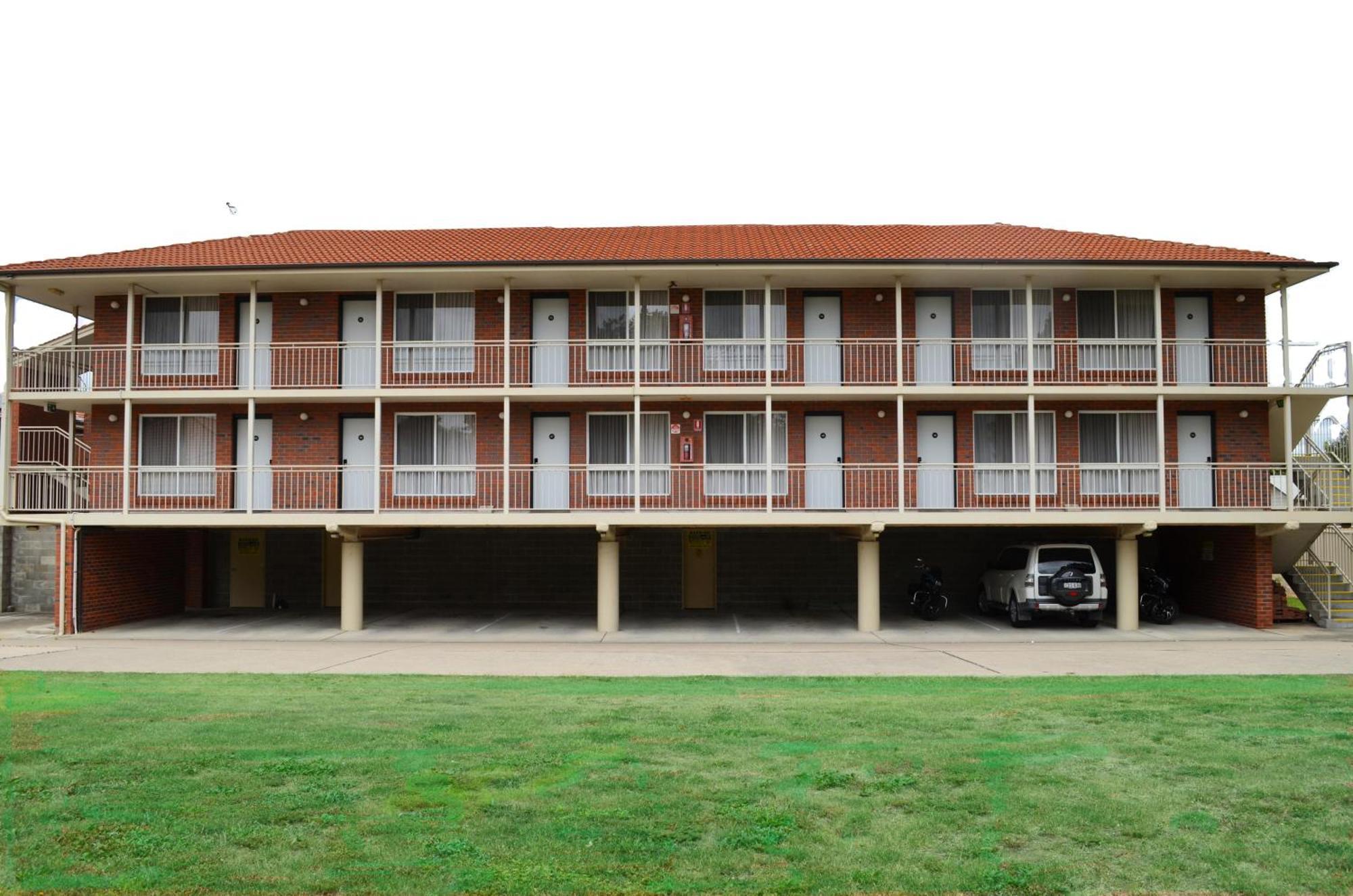 Bathurst Motor Inn Exterior photo